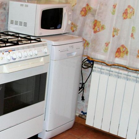 Apartment Near Metro Akademgorodok Kiev Dış mekan fotoğraf
