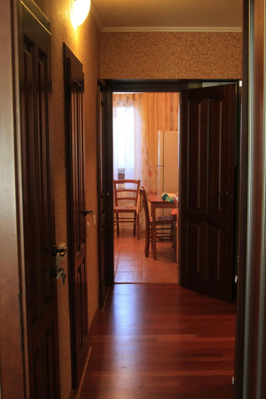 Apartment Near Metro Akademgorodok Kiev Dış mekan fotoğraf