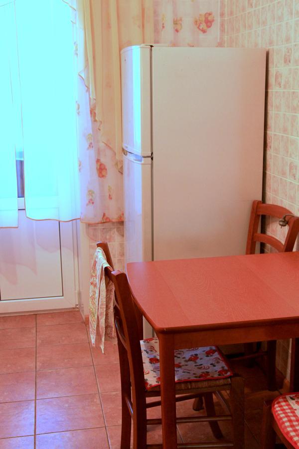 Apartment Near Metro Akademgorodok Kiev Dış mekan fotoğraf